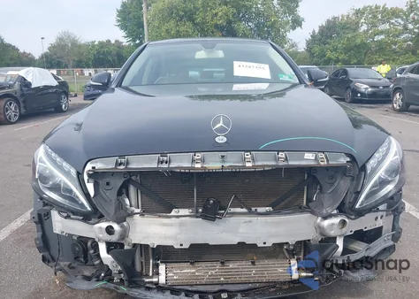 2015 Mercedes-Benz C 300 Luxury 4Matic из США, поврежденный, VIN 55SWF4KB3FU008942